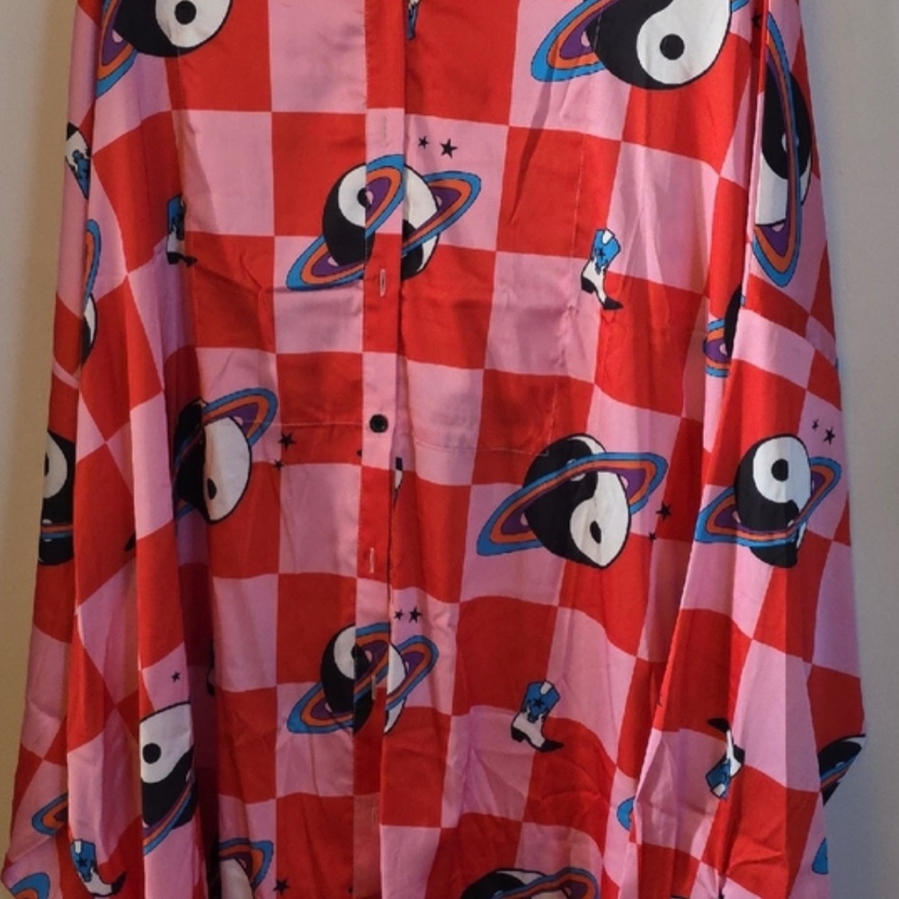 Red & Pink Graphic Checkerboard Mens Shirt with Planet Motif